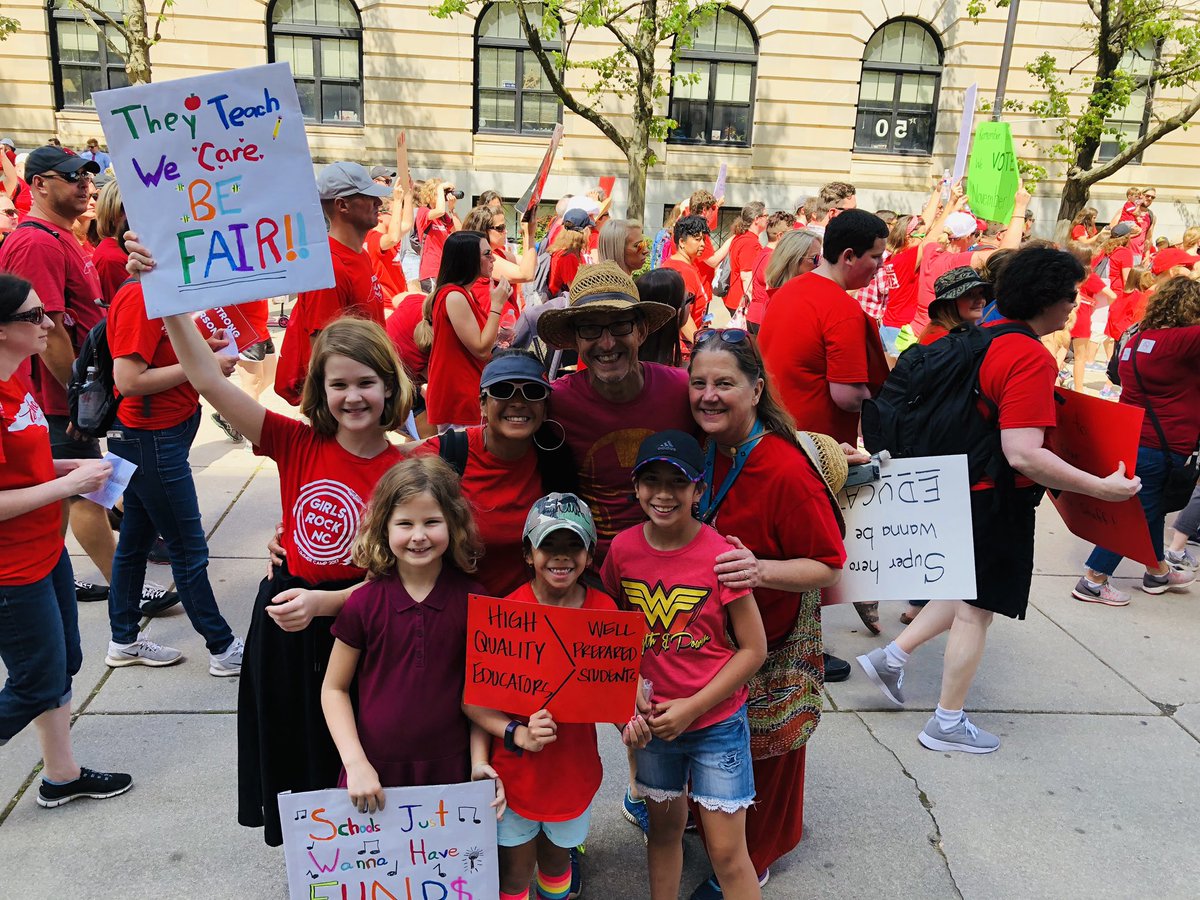 #RedForEd #fpgbilingue present in the march for education!
