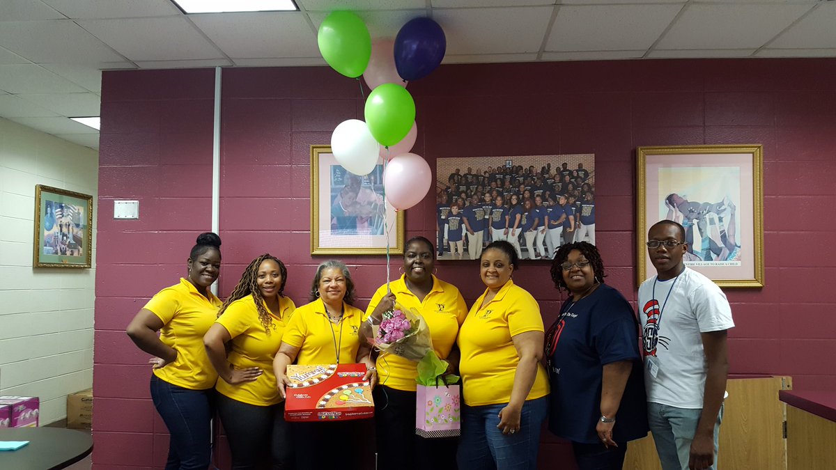 What a prize...Many thanks to the Woodson Park staff for showing me much love! On National Prinicpal's Day I sincerely thank each of you! From your IP!!!💕💕