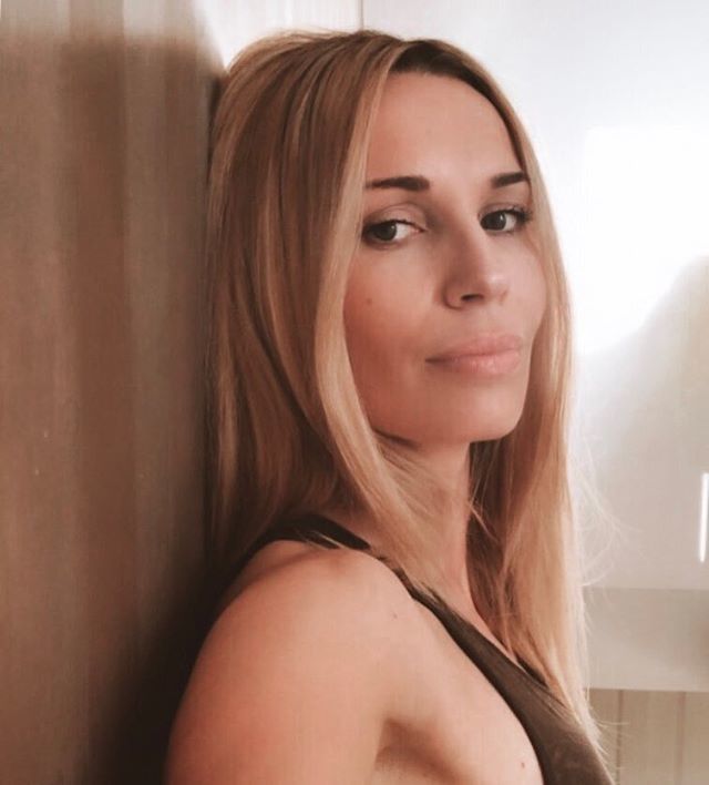 panaceaproject_'s tweet photo. Repost kellybe19 // REAL TALK// *with a filtered pic*
.
Yoga teachers, marketing yourself is never easy but I know you have something meaningful to share with the world. .
.
Yoga has transformed you so much it inspired you to teach, now you want to share your message and hel… https://t.co/PTE6VRsYAj