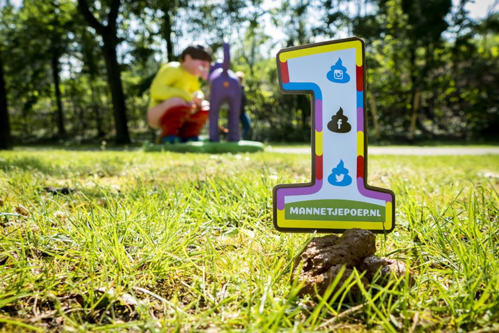 Weertdegekste's tweet photo. Mannetje Poep bestaat 1 jaar ➜ https://t.co/o5QgCNkKcD #Weert https://t.co/koCLjuw03o