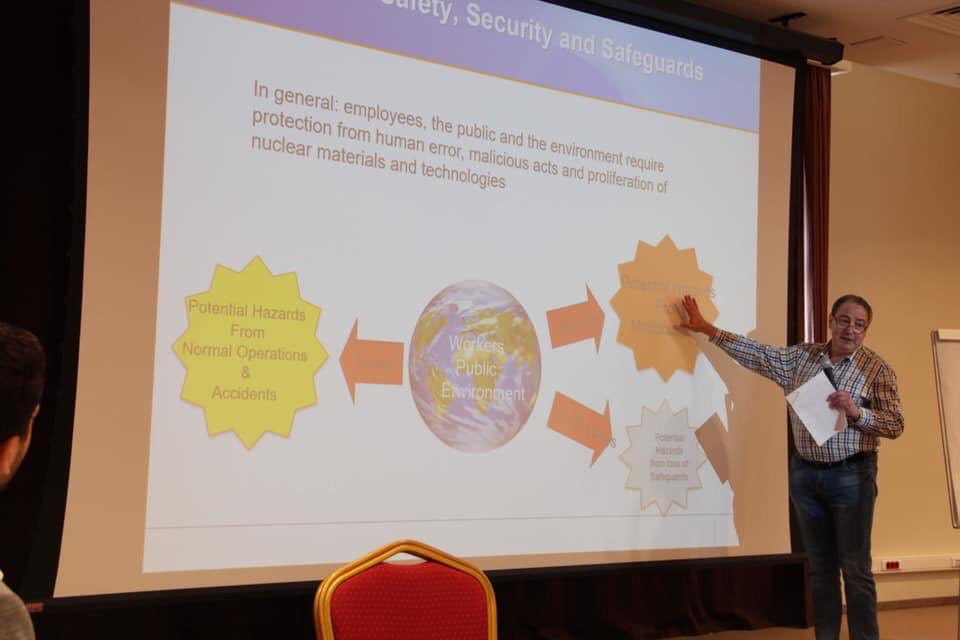 Amjad_O_Adaileh's tweet image. اعتزازي وتقديري للطلبة الاردنيين الدارسين في الجامعه الوطنية للبحوث النووية  #MEPhi على نجاحهم امس بعقد ورشة عمل حول مفهوم الأمن والسلامه النوويه والتي تمثل منصه نقاشيه تعنى بالأمن النووي حيث استضافوا فيها خبراء من الاردن وروسيا وبحضور الملحق الثقافي في #موسكو حسام عثمان .