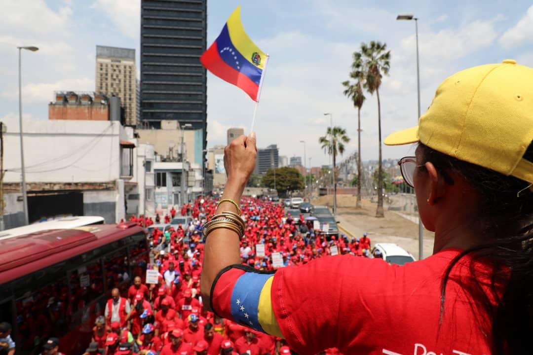 SENIAT_Oficial's tweet photo. Hoy #1May Celebramos el día del
Trabajador de la Patria de Bolívar y del Comandante Chávez. 
#TrabajadoresPorLaPatria
#SENIATLealesAMaduro https://t.co/w0LWwBStpn