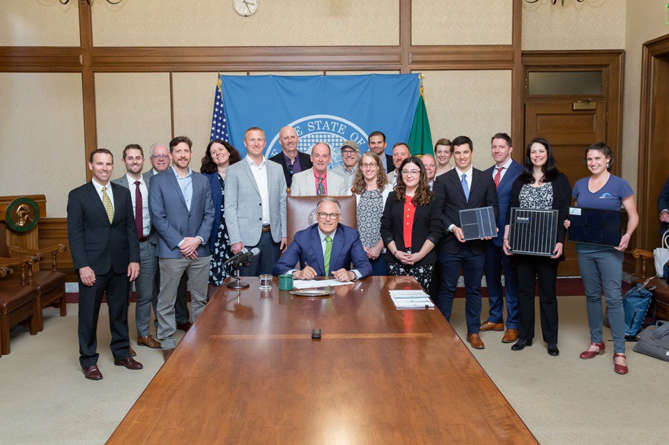 SolarInWA's tweet photo. Success on the Solar Fairness Act! Thanks to you, Washington's new solar net metering law will allow thousands more to own their power. https://t.co/6CWHX51CvV