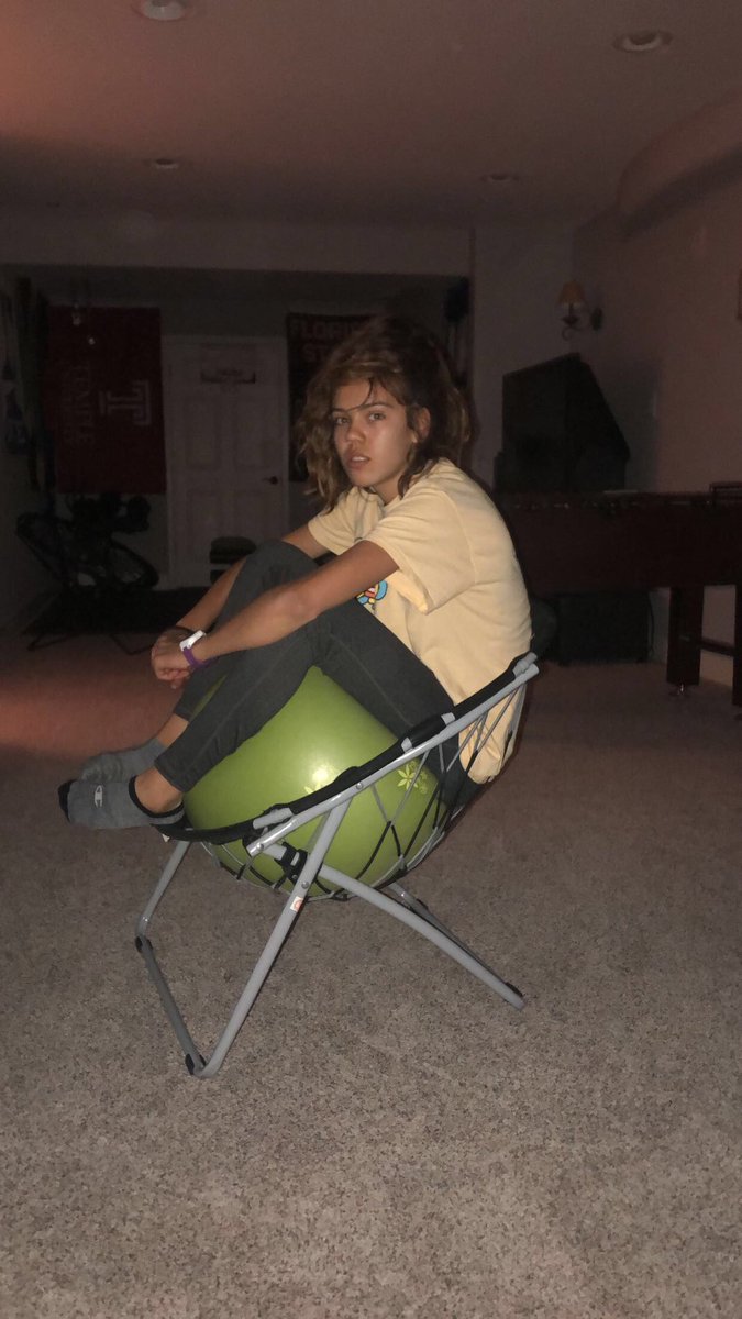 holmgren_hannah's tweet photo. JESSICA BARICH
“Skinny legend”

Strength: sand creek fun run 

Weakness: back braces

Special Ability: hair bigger than your future https://t.co/wBR6s0CZTE