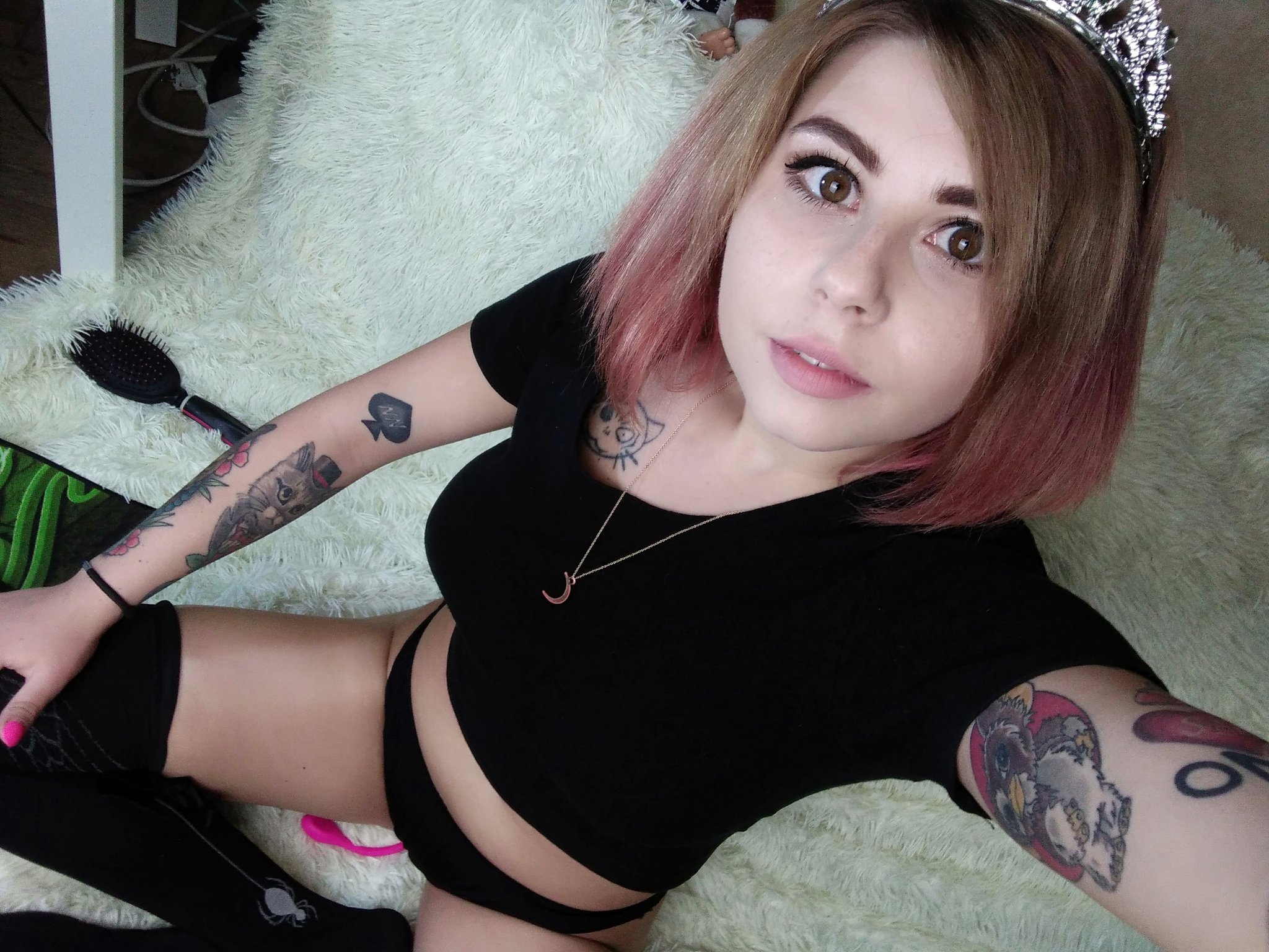 Crazy_Foxy no Twitter: "Online! @ChaturbateGirlz @Chaturbate