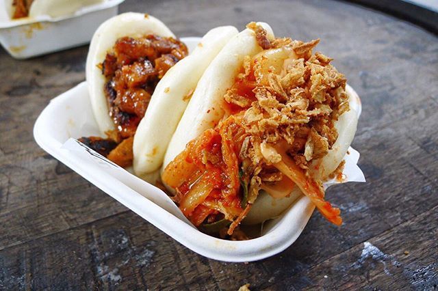 @eatchayclub with my bao pal @karenlbell last week. I just noticed we eat a lot of bao together (including the time we tried to make them) 🤔😅 Where shall we go next??? #vegan