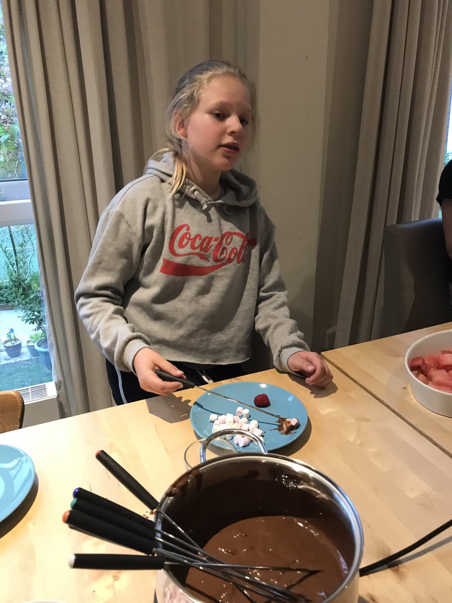 FarleighSchool's tweet photo. #puddingparty #farleighboarding https://t.co/9C1ivYmvUg