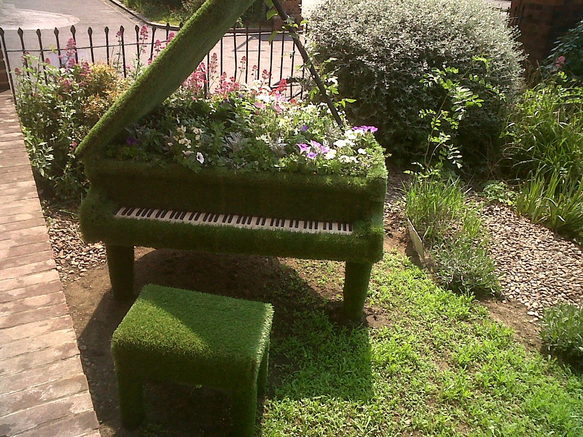 ClassicPianos's tweet photo. #Spring is here and we just got to show it with our #piano too! #WeirdPianoWednesday #unusualpianos #portlandpianos #portland #pdx https://t.co/QVWxXuVxpN