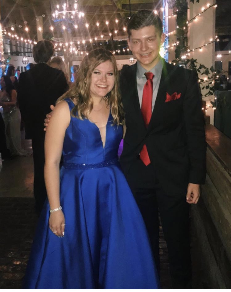 FMHSFlutes's tweet photo. Our beautiful flutes @ prom! https://t.co/8zGVSxNwPC