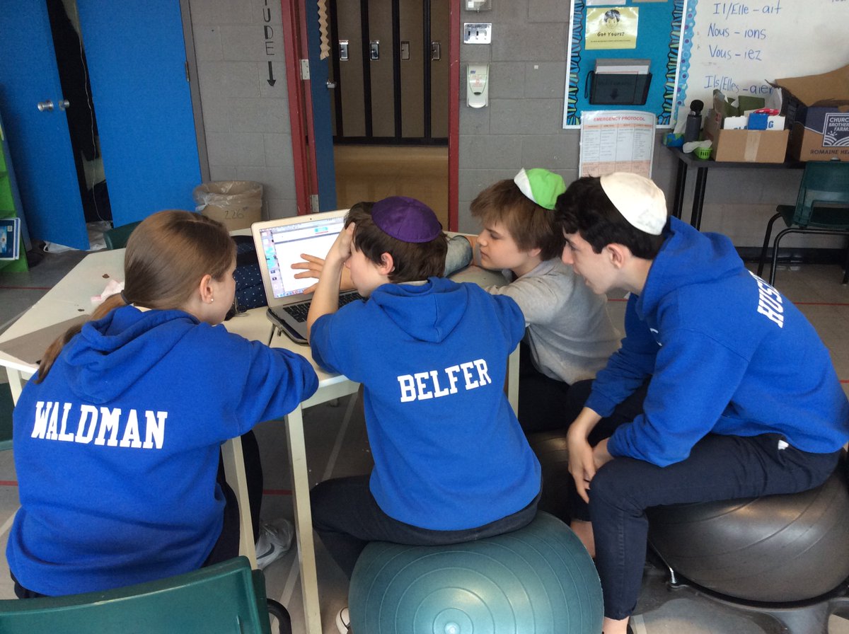 MorahDora's tweet image. Oh non😱! Il semble que quelque chose d&apos;étrange se passe au Louvre🎨🖼️! Les élèves de 8ieme doivent travailler en équipe pour résoudre les indices et déchiffrer le code🧐🔒🔑🇫🇷! @The_OJCS #theojcsdifference #corefrench #grade8 #imparfait #passécomposé #perduaulouvre