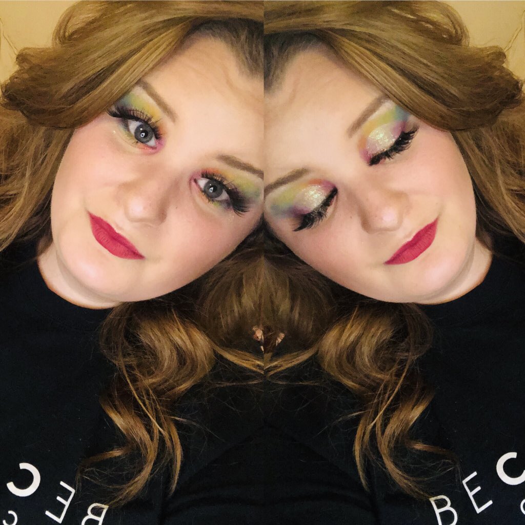 mrsjohnsonxo's tweet photo. #rainbow #glitter #makeup #makeuplooks #takemehomepalette #glam #glamlife #makeupbyme #selftaught https://t.co/ZeZlpxzsFv