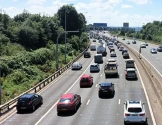 .@TheRAC_UK advice is to try and avoid Friday afternoon/evening, setting off earlier on Saturday, especially if travelling far. Are you heading anywhere? ed.gr/bjo5g #maybankholiday #trafficnews #bankholiday #bankholidaytravel #avoidthequeues #drivernews #drivesafe