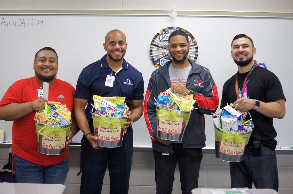 Happy National School Principals’ Day to Dr. Eckford, Mr. Graves, Mr. Skiles, Mr. Villalobos, and Ms. Mendietta @MiddleShore @GalenaParkISD We appreciate all you do each and every day!! #NationalSchoolPrincipalDay