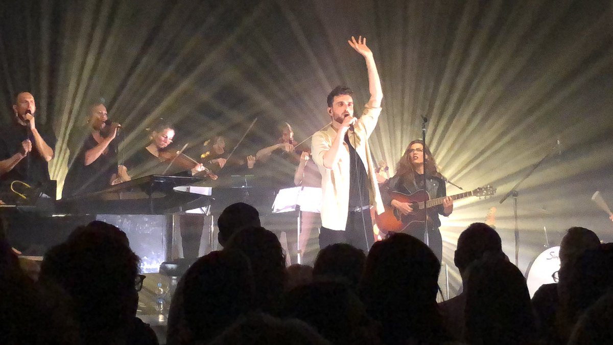 David_0229's tweet photo. Dat is nog eens indruk maken met je eerste eigen performance met alleen eigen nummers. #respect @dunclaurence #TeamDuncan  🙏🏼 https://t.co/bbq6v7rKH6