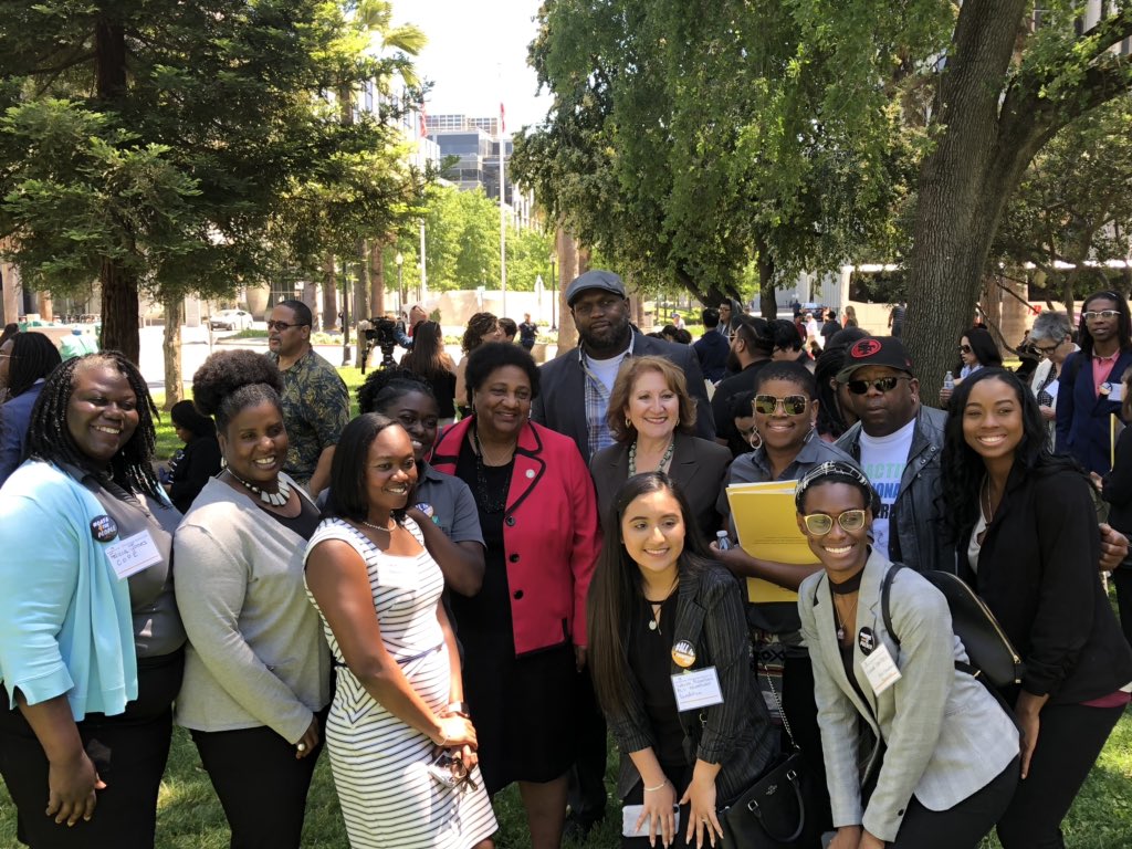 COPE2000's tweet photo. The IE showed up to @EdTrustWest Advocacy Day to tell our legislators how important AB 1617 and SLDS is for students, families and for all! #AllinForFinancialAid #DataForThePeople https://t.co/Pwmaa5g6g3