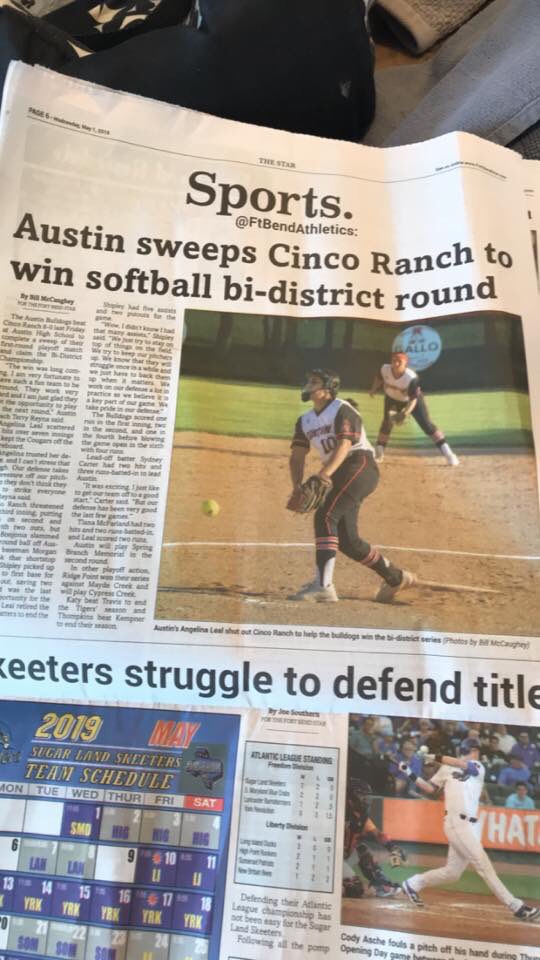 Awesome ladies!!

#softball #grind #goals #success #MakeItHappen #dominate #AustinHighSchool #10 #AustinHS #fastpitch #softball #Texas #MakeItPerfect #FortBend #12  #TexasPepper 🇨🇱🌶