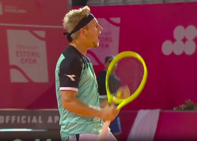 Teenager Alejandro Davidovich Fokina cruises into <a href="/EstorilOpen/">Millennium #EstorilOpen</a> quarterfinals with a 6-1 6-2 victory over Jeremy Chardy.