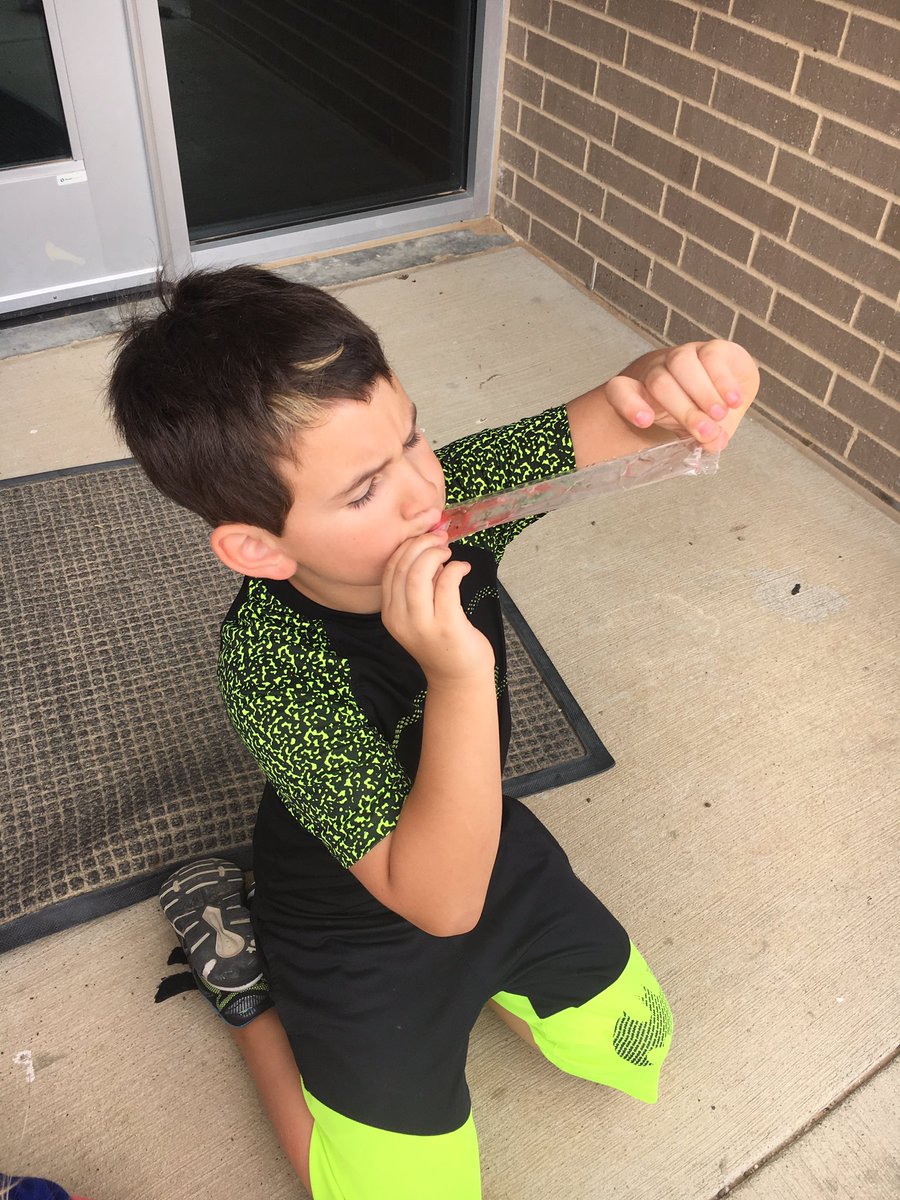 faitsclass's tweet photo. I is for ice pops! #BengalPride https://t.co/9dh1XQrcTB