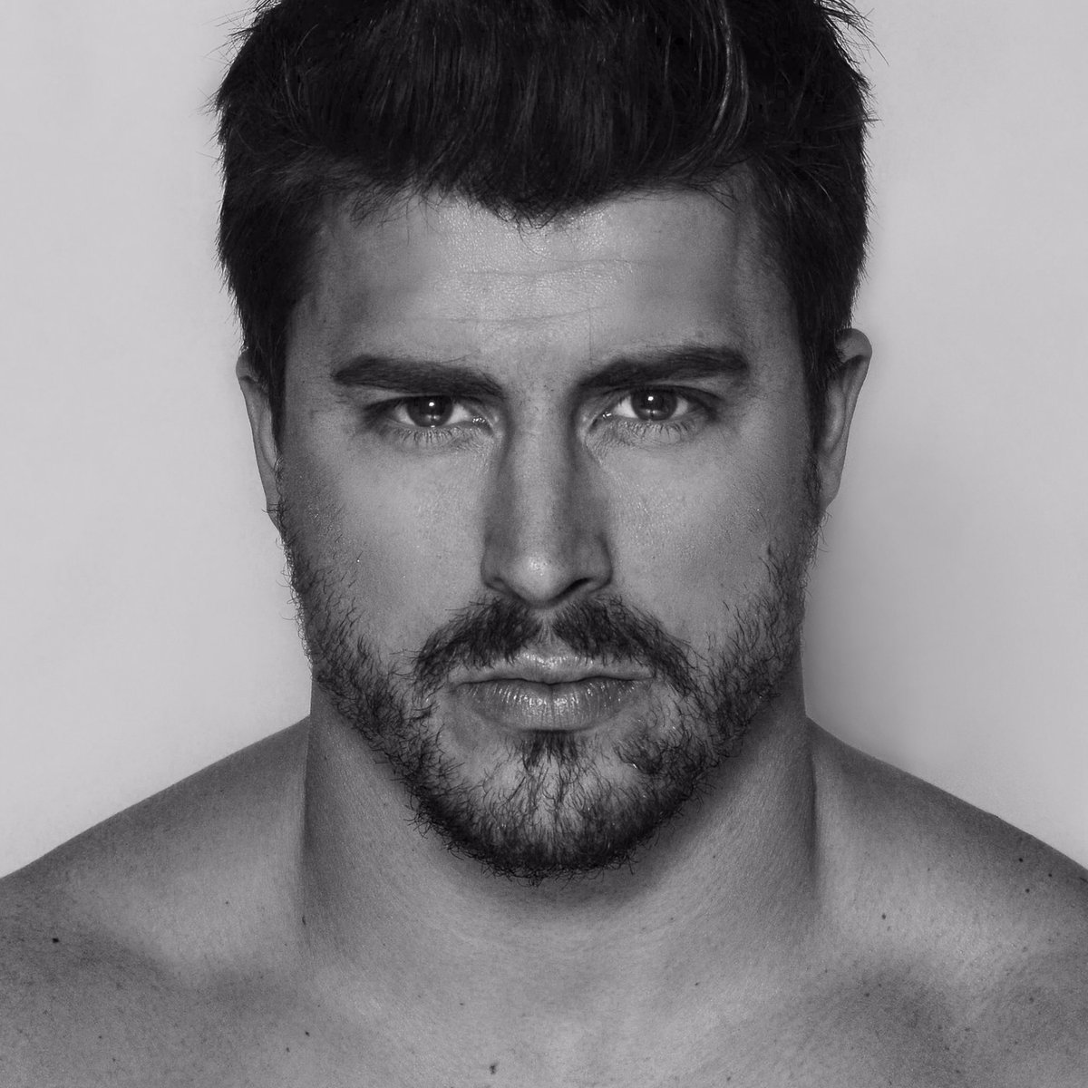 You guys ready for May 11th? 
@KICX106 <a href="/MavricksMusic/">MavricksMusicHall</a> <a href="/cabinmedia/">CABIN MEDIA™</a>? The Muds and I are coming for ya! #barrie #Ontario Bring those boots because it’s going to get rowdy!! <a href="/theCMAOntario/">theCMAOntario</a> <a href="/CCMAofficial/">CCMA</a>