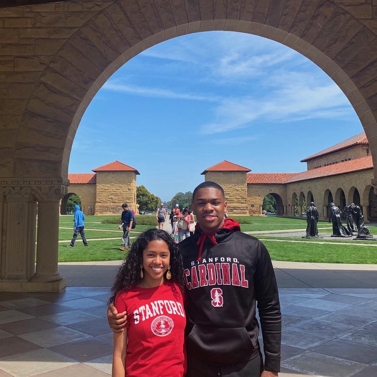 LEDA_Scholars's tweet photo. Showcasing #LEDAcommunity (one of the four #LEDACoreValues) for #CollegeSigningDay, we have Co.14 #LEDAScholars Jessenia (@Princeton '23) & Ji Hong (@Stanford '23), and Saray & Michael (both also @Stanford '23)! #BetterMakeRoom #ReachHigher https://t.co/92q2AU6zkZ