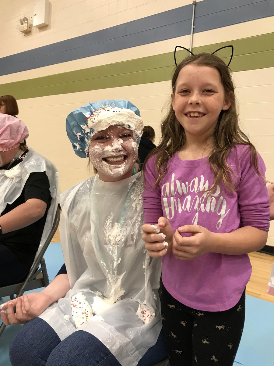2ndSandberg's tweet photo. Fun at our April All School Meeting! #gotRHpride #pieintheface https://t.co/AP5bcHZlJK