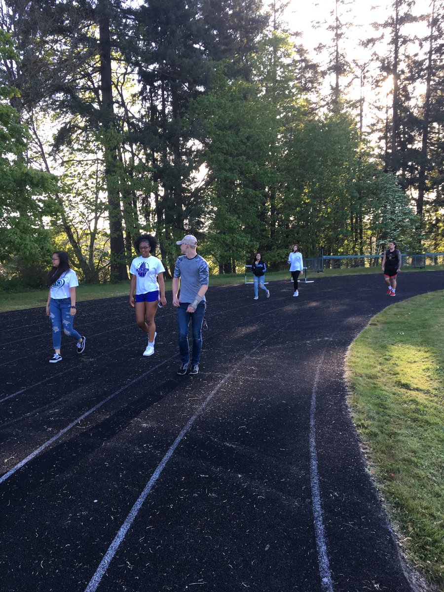 ITeachSportsMed's tweet photo. Day 1! Can you 5K every day this May? @timberlineAT @TimberlineM https://t.co/Y5Rb81ck5l