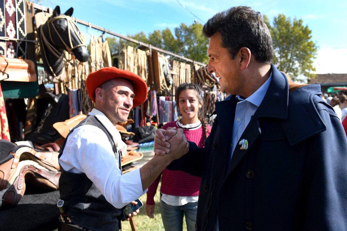 MayaIntendente's tweet photo. RT SergioMassa "Junto a GracielaCamano, acompañamos a SandraMayol_Int y a toda la comunidad de #Abbott en la celebración de su 127° Aniversario.

Una hermosa fiesta donde nuestras raíces y el federalismo son protagonistas.

#HayAlternativa 👍🇦🇷
#Defen… https://t.co/SDWizqjXRw"