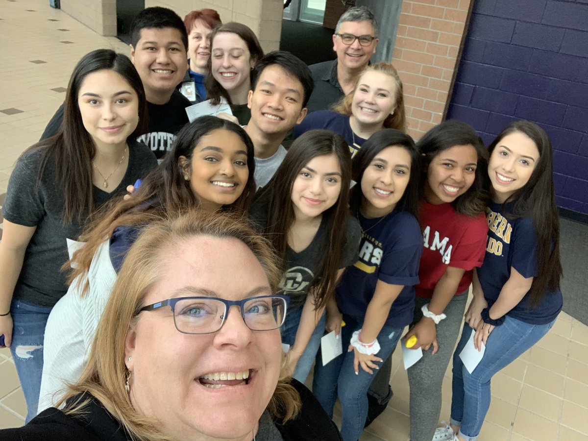 KLockwoodAVID's tweet photo. So excited to celebrate National College Signing Day with the senior class of Fort Collins High School! 100% accepted into college!! Reach for those big dreams! @PoudreSchools @AVID4College @BetterMakeRoom @ReachHigher #ThisIsAVID #CollegeSigningDay https://t.co/0zxK7Aiubi