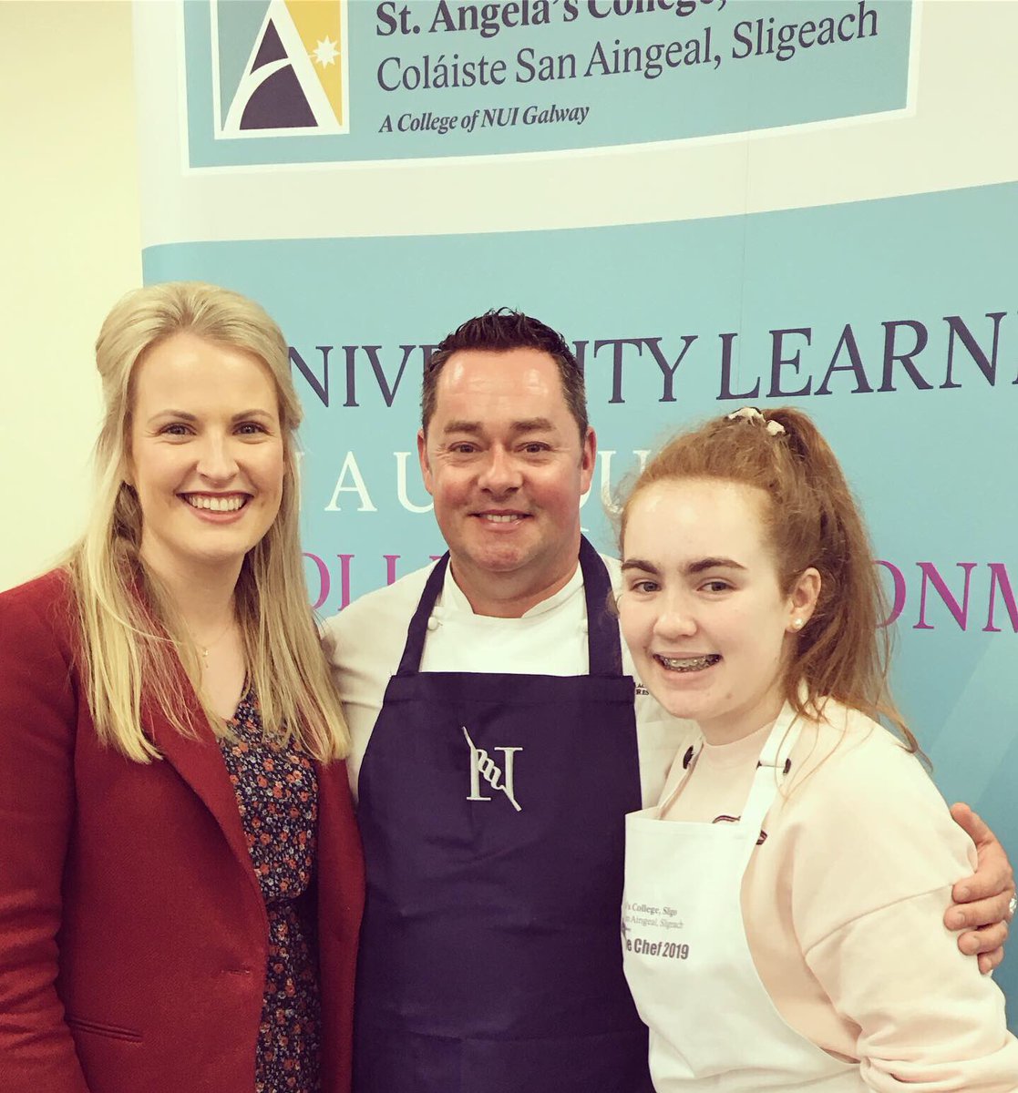 TheHomeEcHub's tweet photo. ✨ 3rd Place ✨
Comhghairdeas leat Ashling 🙌🥉
It’s great to see students develop a passion for cooking from a young age 😊
Thank you to @StAngelasSligo for organising a fantastic day from start to finish 😀
@nevenmaguire #HomeEconomis #HealthyHomeChef @GCLuimnigh https://t.co/KMM7ekFKh7
