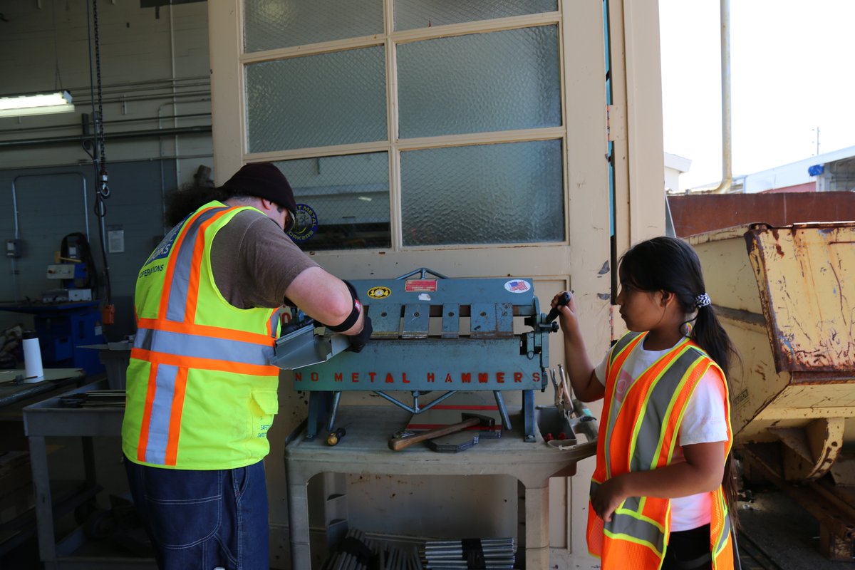sfpublicworks's tweet photo. Happy #PublicWorksWeek2019! We love opening our doors to students at our Operations Yard. https://t.co/DUitLpr1wL