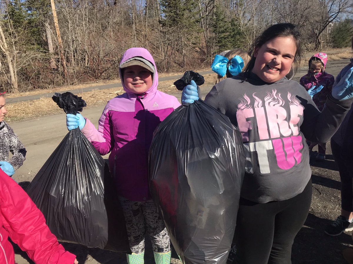 AESFunWing's tweet photo. We’ve started our #BeautificationProject @Andover_Elem 500meters we filled 2 garbage bags 🤯🤢on our #NBTrail https://t.co/QiXmmVabus