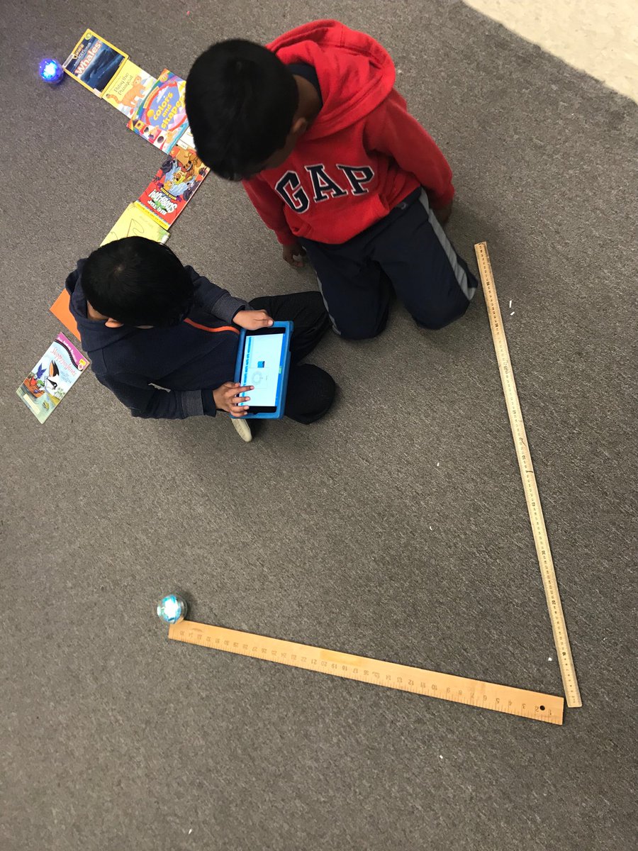 neda_allahyar's tweet photo. It’s never too early to start coding; Grade 1-4 ss @TDSB_MSPS were on a roll today coding @Sphero & creating their own paths. #globalcompetencies #tdsbcodes #stemified @LC3_TDSB #igniteexploreinspire https://t.co/TVmsE5RxzD
