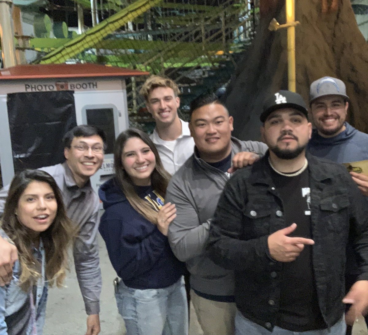 Dynamic_Edge_LA's tweet image. The #DynamicEdgeConsulting team kept it fun on the #business trip to San Diego with a game of miniature golf! 🏌️‍♂️