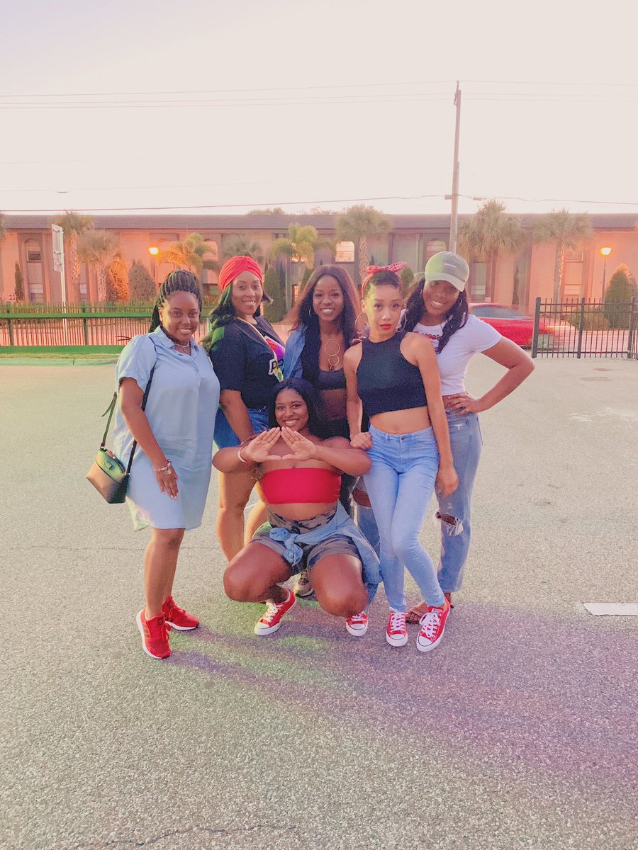 amberrsf's tweet image. DST is the only way 🔺🐘 #mysisterskeeper #neoalert