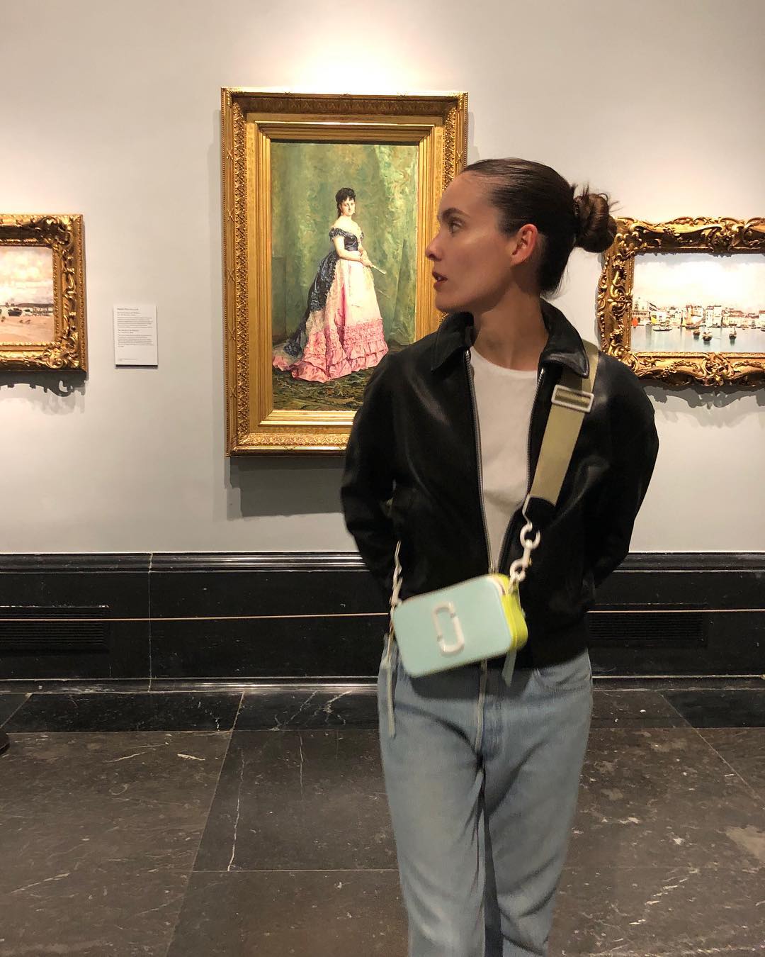 Marc Jacobs on X: Helena Cuesta spotted with THE SNAPSHOT MARC JACOBS in  Light blue Ceramic 🖼 #MJSS19  / X