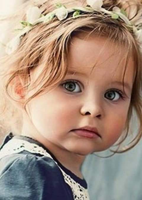 Dediler ki  Can mı tatlı,
Evlatmı 
Tebessüm ettim;
Ve dedim ki;
"Evlat" olmadıktan sonra 
Canımın tadı var mı...!

Sevdiklerinizle birlikte umut dolu yarınlara uyanmaniz dileğiyle
 iyi geceler. ...