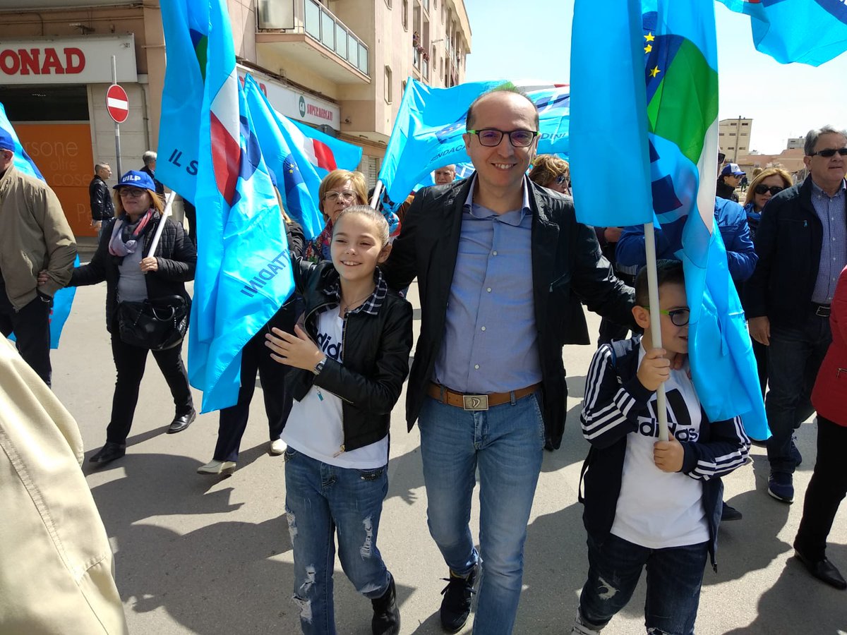 UIL_comunica's tweet photo. @UILofficial @UIL_comunica 1 Maggio a #Cerignola con @RoccoPalombella "L'Italia ha bisogno di ripartire" https://t.co/Mka9hNQAHU