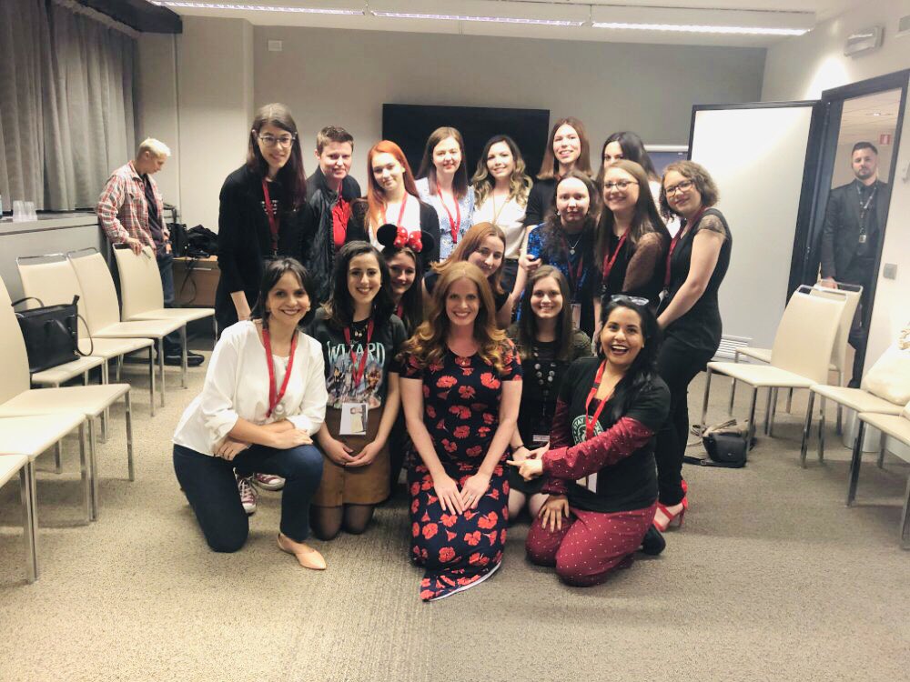 She was so kind. She treats us like a mother (and she will be great in it) her advices was ispirational and I’ll keep them in my heart until my dream come true and I’ll coming back to her to thank with my whole soul. <a href="/bexmader/">Rebecca Mader</a> 💚📖💚
#OperationCon #rebeccameder #onceuponatime