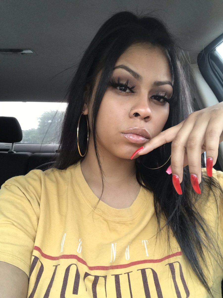 simplymylex's tweet photo. Eye lashes addiction is real y’all, I put that shit on and feel like the baddest bitch ever
Lashes- Babyylove Lashes #Mulaa https://t.co/yvD0oM6CEi