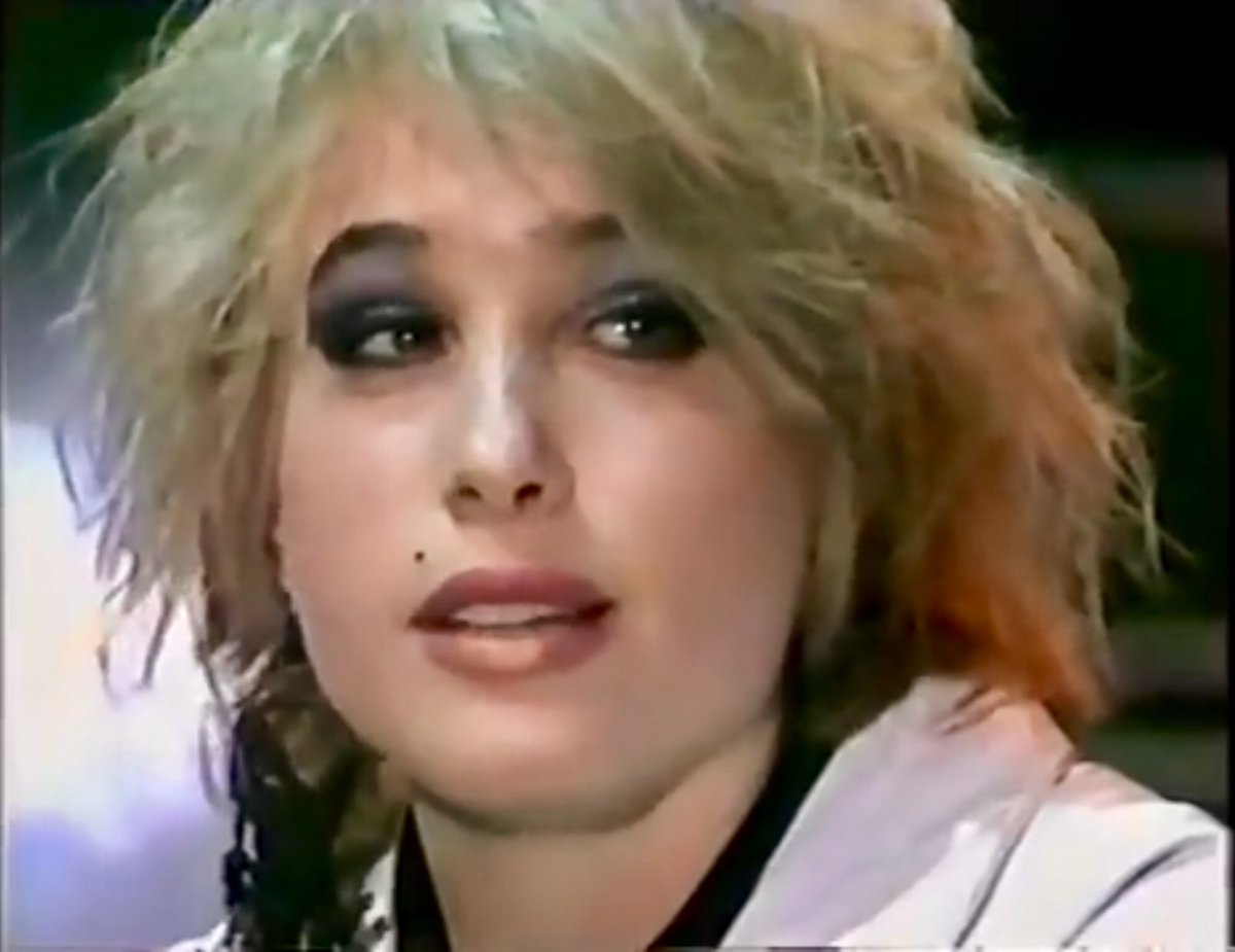 BAPF61's tweet photo. THE FALL โInterview on The Tubeโ (1985)
back in the days @ArtyBagger #TheTube #channel4 #MurielGray #MarkESmith #BrixSmithStart @Brixsmithstart #TheFall
https://t.co/AhwzXCkAVC https://t.co/EAzxbS6lCW
