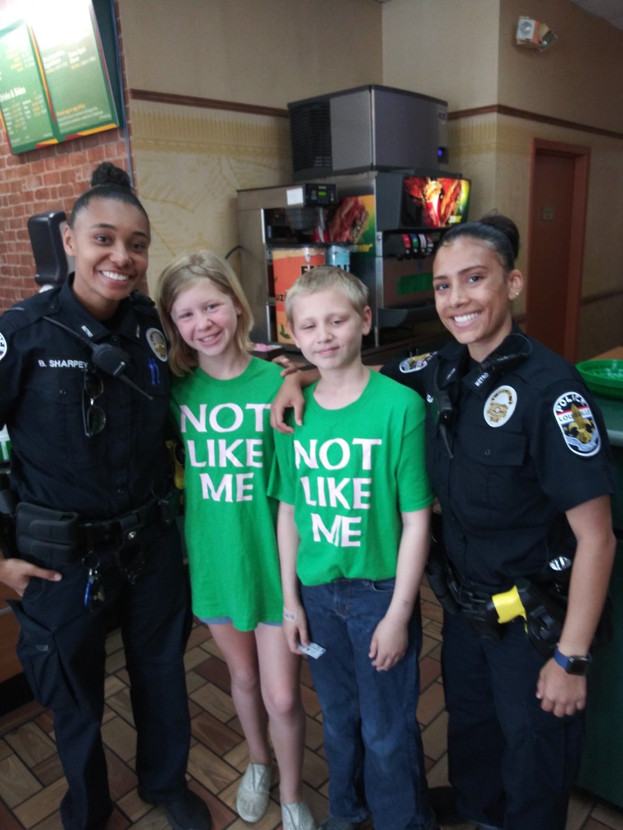 NotLikeMe3's tweet image. Bought Subway for a member of #LMPD, thanking them for their service.  #NotLikeMe