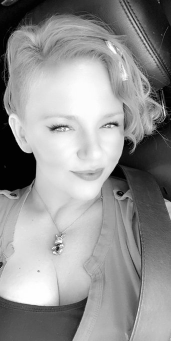 Feeling myself 🥰 https://t.co/T6Q3pcZ0vi<a href="/tag/birthdaygirl"class="tags"><span>#birthdaygirl</span></a><a href="/tag/amazonwishlist"class="tags"><span>#amazonwishlist</span></a><a href="/tag/spoil"class="tags"><span>#spoil</span></a><a href="/tag/sugarbabies"class="tags"><span>#sugarbabies</span></a>