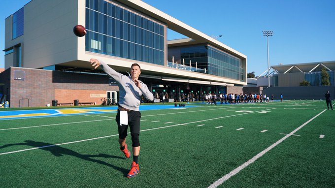 Watch Tom Brady's leaked NSFW photo on TwXstars