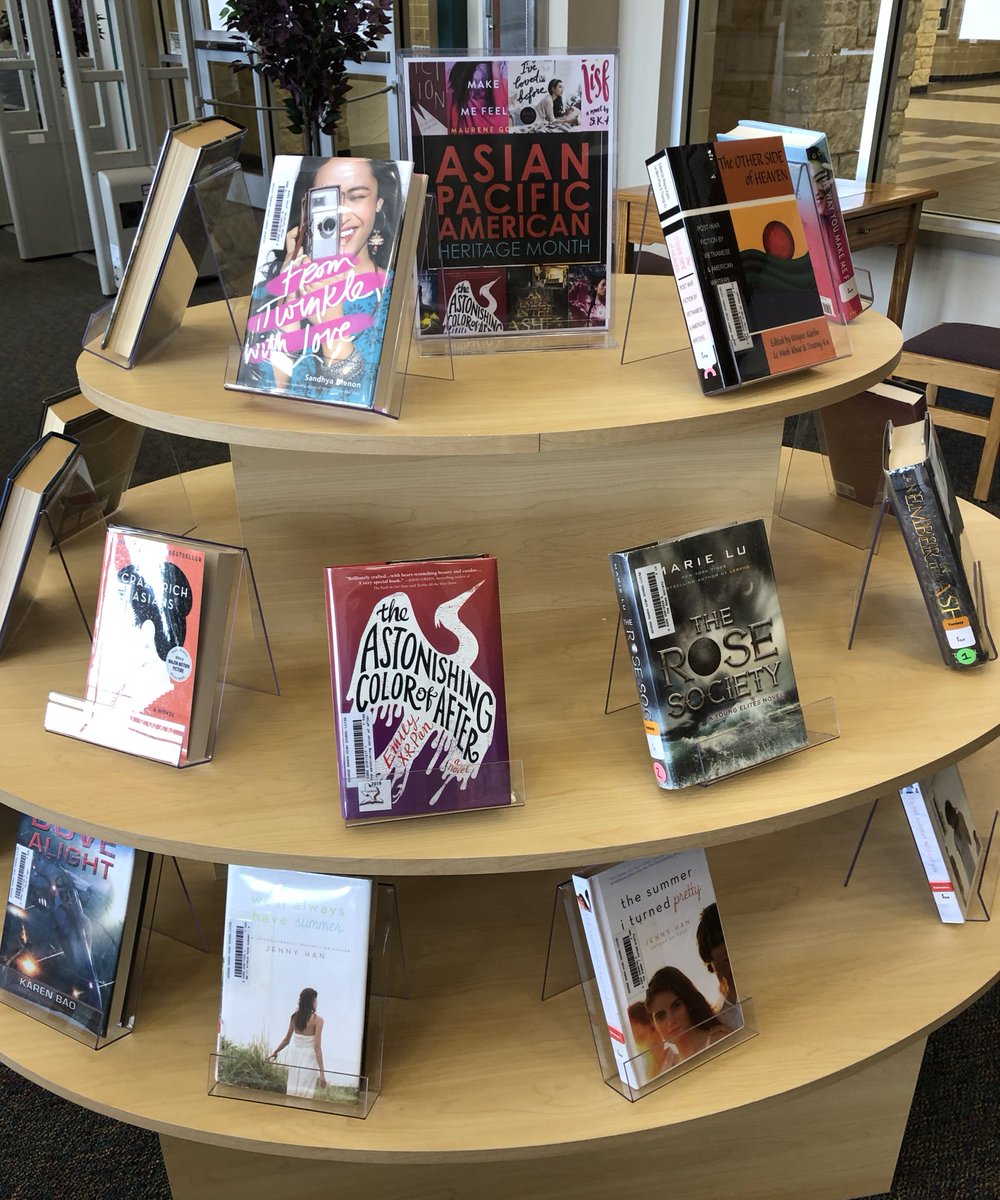 GRHS Library tweet media