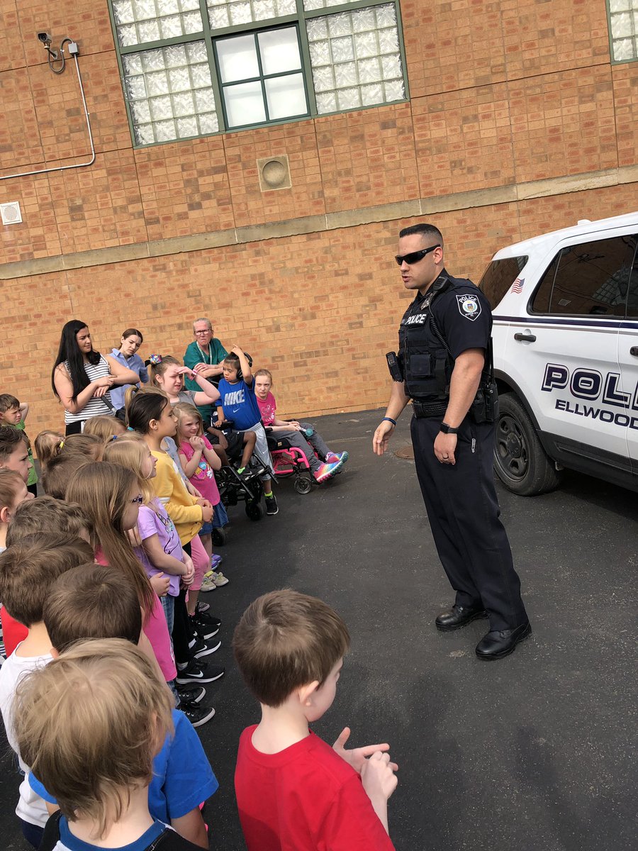 trrozanski's tweet photo. The two sayings I heard the most today: “WOW this is so COOL” and “I want to do that when I get big”.😊. We saw some pretty interesting things today!  Thank you to all of the parents who took time out of their day today to leave an impression that will last forever! #EC__Proud https://t.co/dRKvZ4V0KL