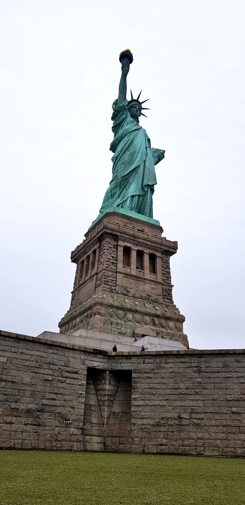 Wiki336's tweet photo. 🇺🇸🌃✈❤🗽 https://t.co/exk9DKPP6s