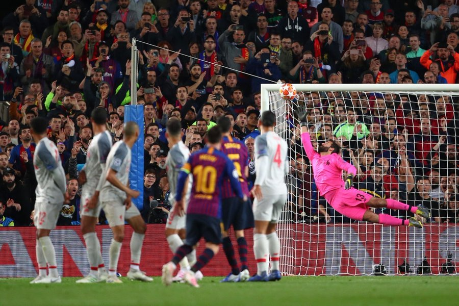 elmessius's tweet photo. 48 goles de tiro libre #Messi https://t.co/s8xpjIvRjE