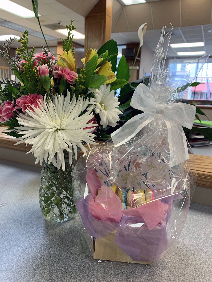 ts_bank's tweet photo. May Day! We stopped by some Corning businesses, left a basket on the door, knocked and ran away giggling.
Just kidding, we stuck around to say hello. It was great to stop by and spread a little spring cheer. #IgniteProsperity #TSBank https://t.co/gVPVFMiRZz