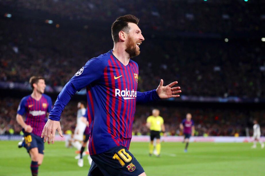 PelotadeTrapoo's tweet photo. No hay calificativos para Messi. Cualquier adjetivo es insuficiente. Un equipo suyo siempre es candidato. Cuando las cosas no salen, el frota la lámpara. Saca conejos de la galera. Siempre tiene un as bajo la manga. Y hoy sentenció la serie ante Liverpool con un doblete mágico. https://t.co/V97YskMujb