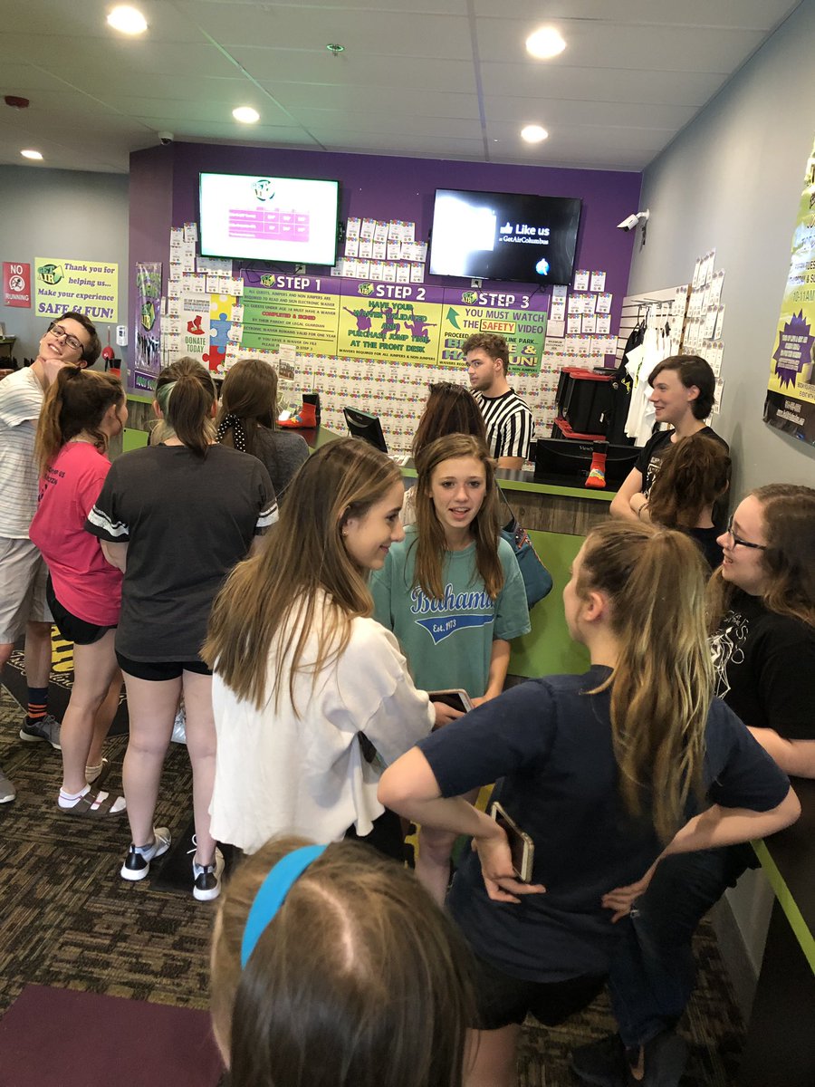 sjk1018's tweet photo. We had the BEST time @GetAirSports with our buddies this afternoon!! 🙌🏼@BurchfieldNina @jgcallison @tul3245 @tootytati @rbrown035 @LeesTracie #GHSDreamBig https://t.co/XfT0EUPL68